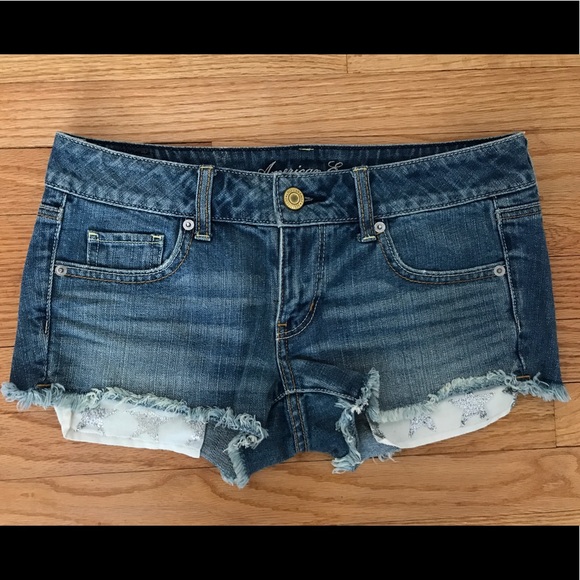 Size 4 American Eagle Outfitters Star jean shorts - Picture 2 of 4